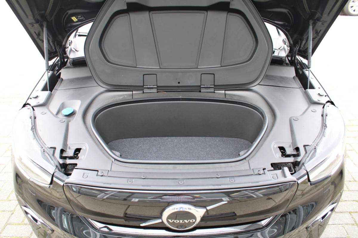 Volvo XC40 Volvo XC40 232PK Recharge Ultimate 70 kWh | Schuif/kanteldak | H&K Audio | El. stoelen | Pilot Assist | 360 Camera |