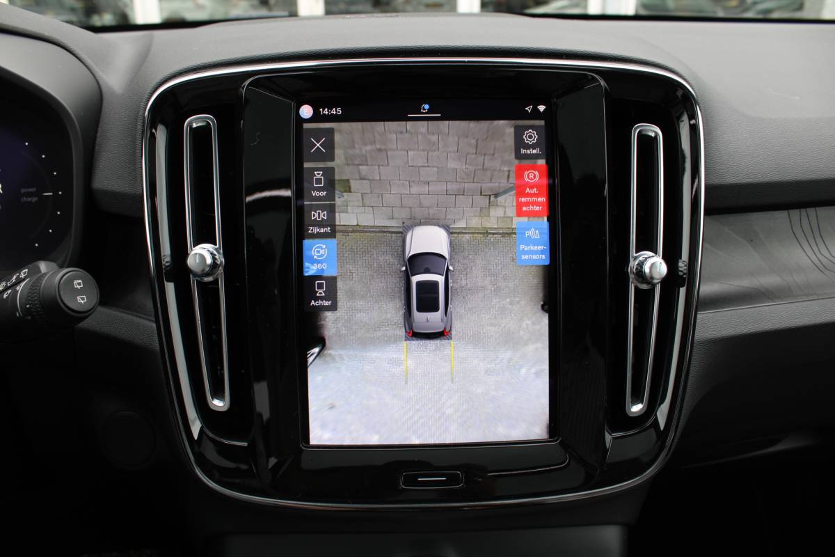 Volvo XC40 Volvo XC40 232PK Recharge Ultimate 70 kWh | Schuif/kanteldak | H&K Audio | El. stoelen | Pilot Assist | 360 Camera |