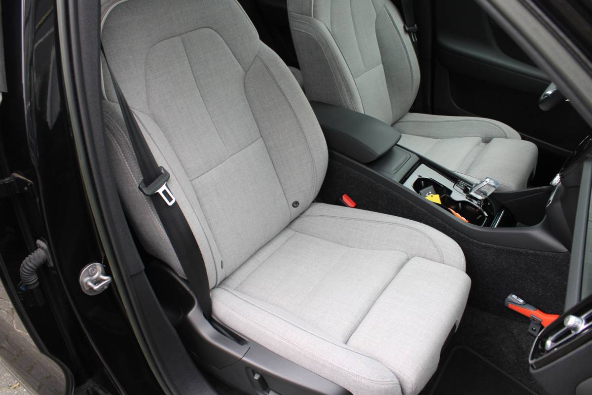 Volvo XC40 Volvo XC40 232PK Recharge Ultimate 70 kWh | Schuif/kanteldak | H&K Audio | El. stoelen | Pilot Assist | 360 Camera |