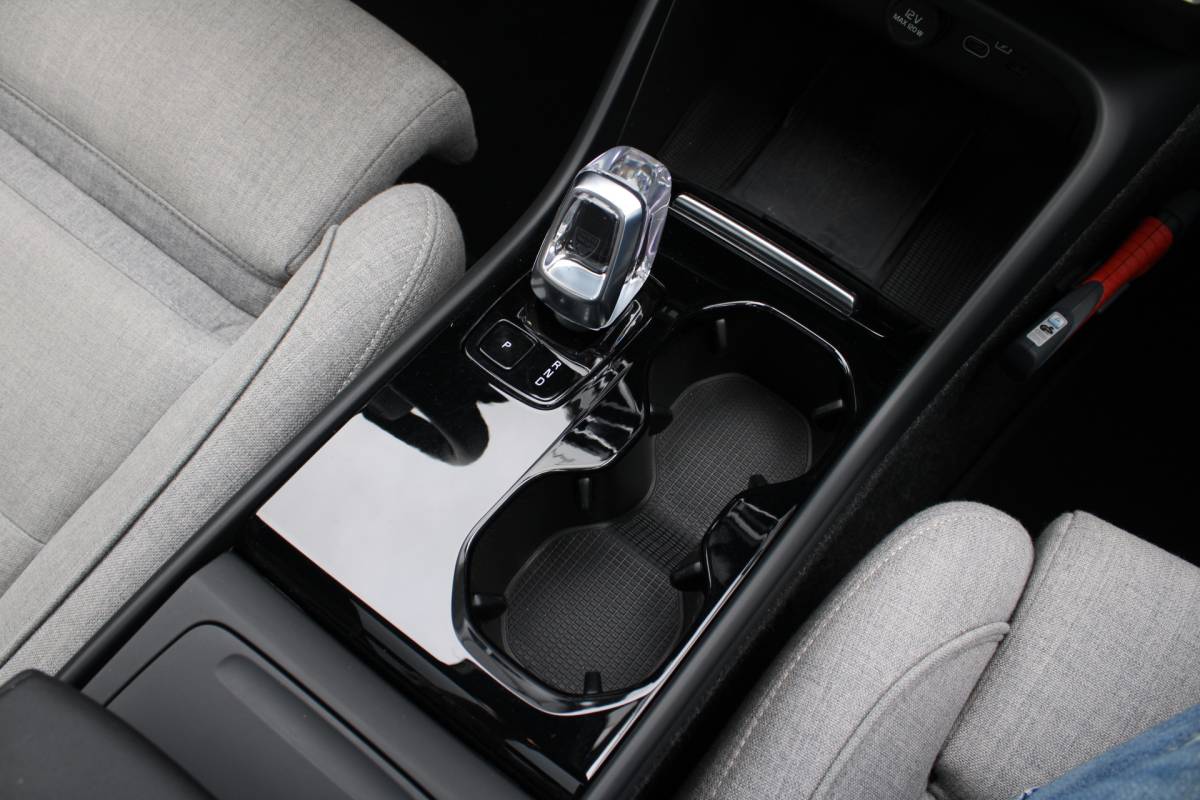 Volvo XC40 Volvo XC40 232PK Recharge Ultimate 70 kWh | Schuif/kanteldak | H&K Audio | El. stoelen | Pilot Assist | 360 Camera |