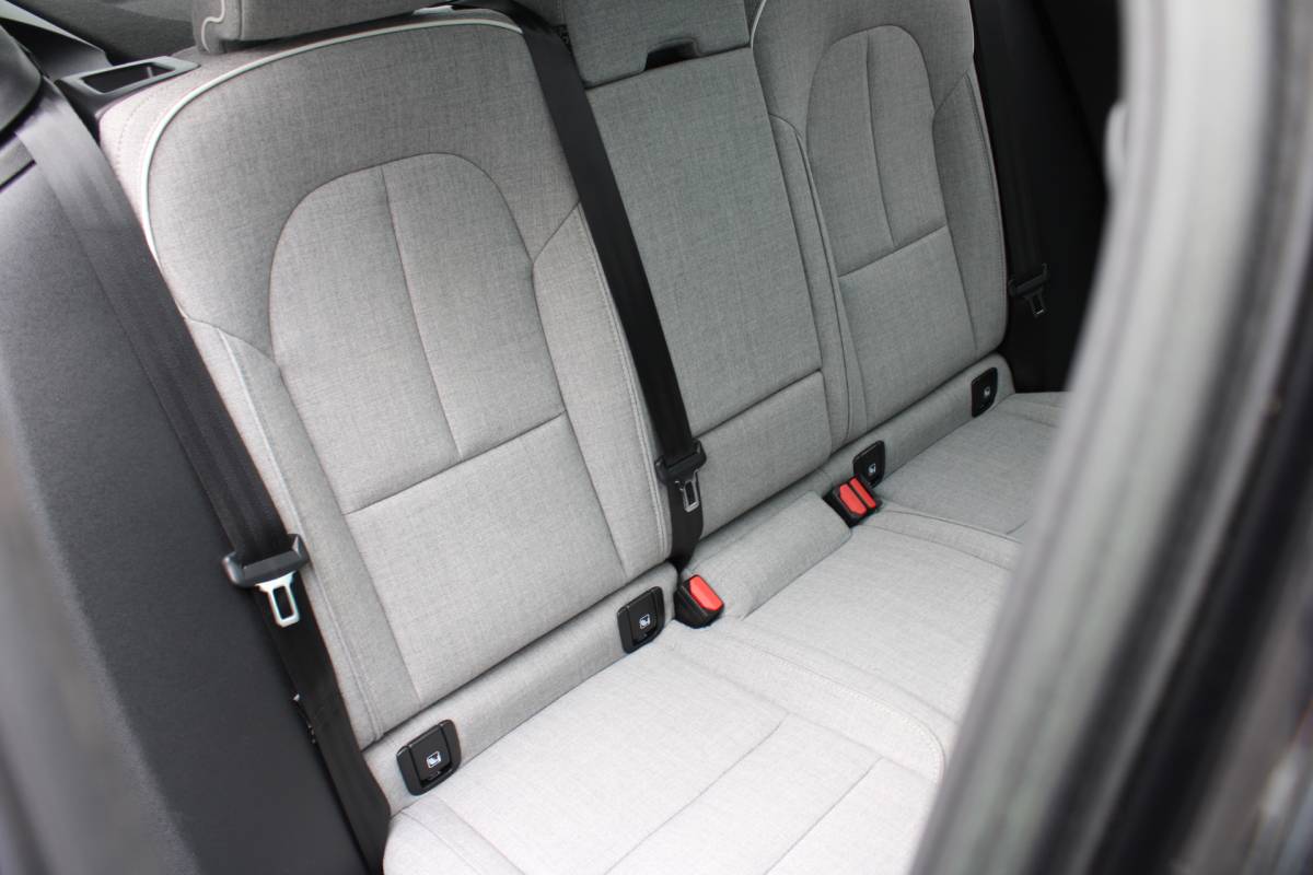 Volvo XC40 Volvo XC40 232PK Recharge Ultimate 70 kWh | Schuif/kanteldak | H&K Audio | El. stoelen | Pilot Assist | 360 Camera |
