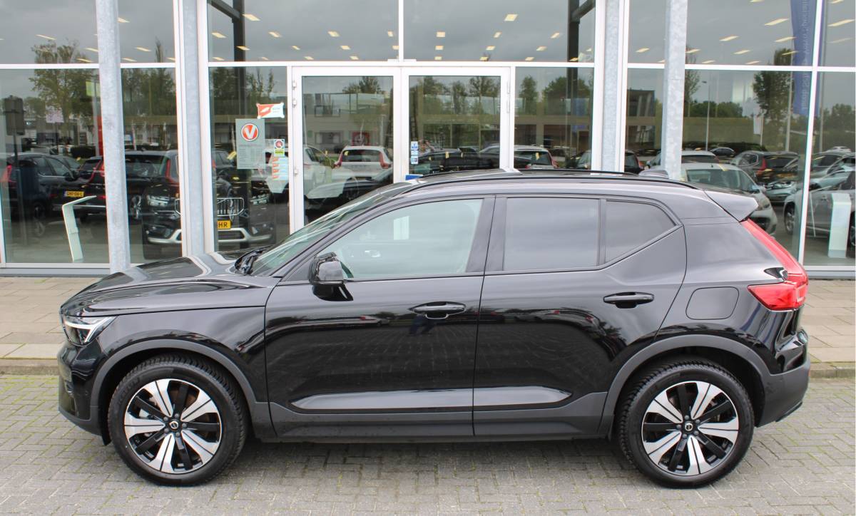 Volvo XC40 Volvo XC40 232PK Recharge Ultimate 70 kWh | Schuif/kanteldak | H&K Audio | El. stoelen | Pilot Assist | 360 Camera |