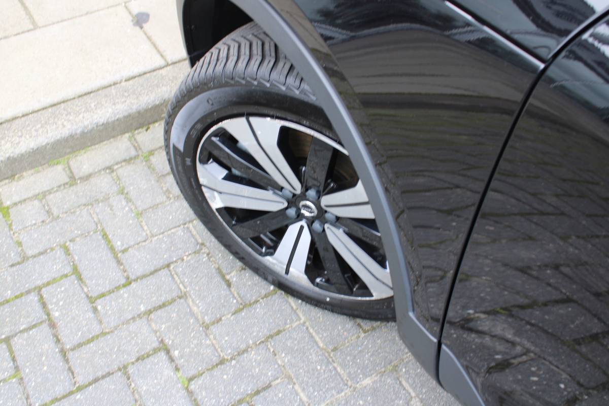Volvo XC40 Volvo XC40 232PK Recharge Ultimate 70 kWh | Schuif/kanteldak | H&K Audio | El. stoelen | Pilot Assist | 360 Camera |