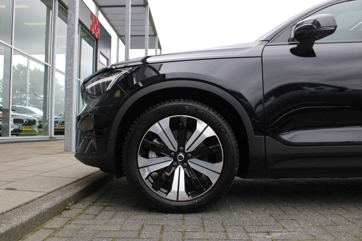 Volvo XC40 Volvo XC40 232PK Recharge Ultimate 70 kWh | Schuif/kanteldak | H&K Audio | El. stoelen | Pilot Assist | 360 Camera |