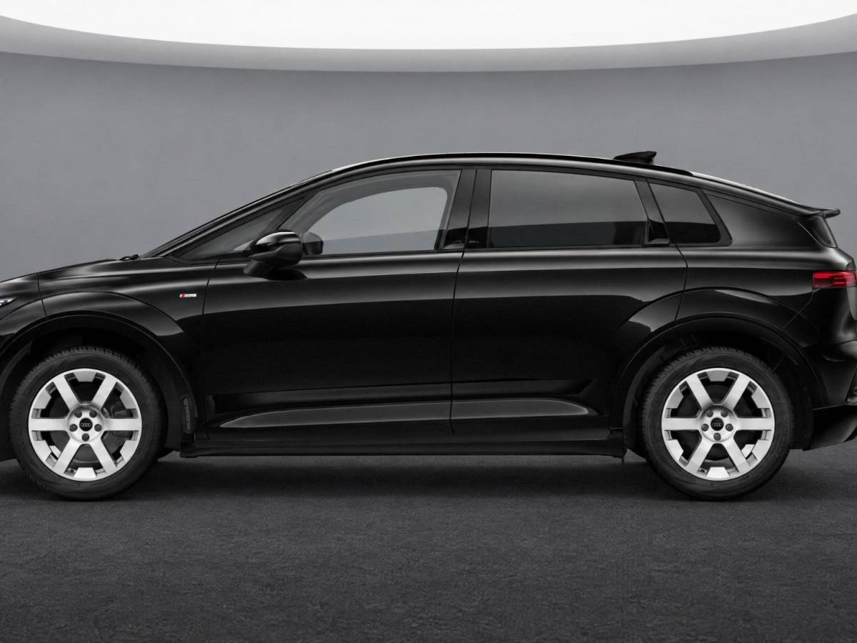 Audi A2 Audi A2 e-tron Launch Series Pro 61 kWh 190 PK · Trekhaak elek. wegklapbaar · Stoelverwarming voorin · Stuurwielverwarming