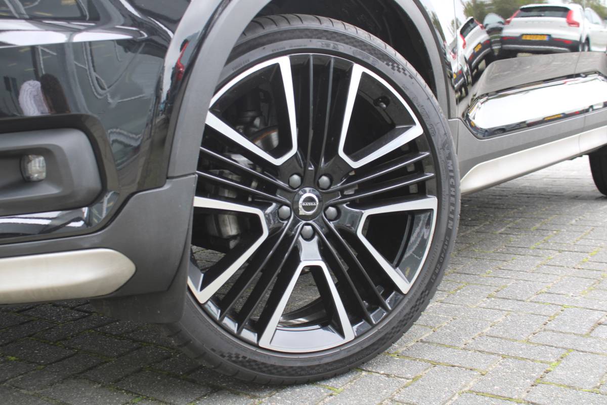 Volvo XC40 Volvo XC40 T3 164PK Automaat Inscription | Styling Kit | 360 Camera | 21″ LM Velgen | Verw. Voorstoelen & Achterbank | H&K Audio |