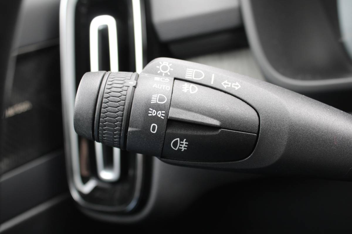 Volvo XC40 Volvo XC40 T3 164PK Automaat Inscription | Styling Kit | 360 Camera | 21″ LM Velgen | Verw. Voorstoelen & Achterbank | H&K Audio |