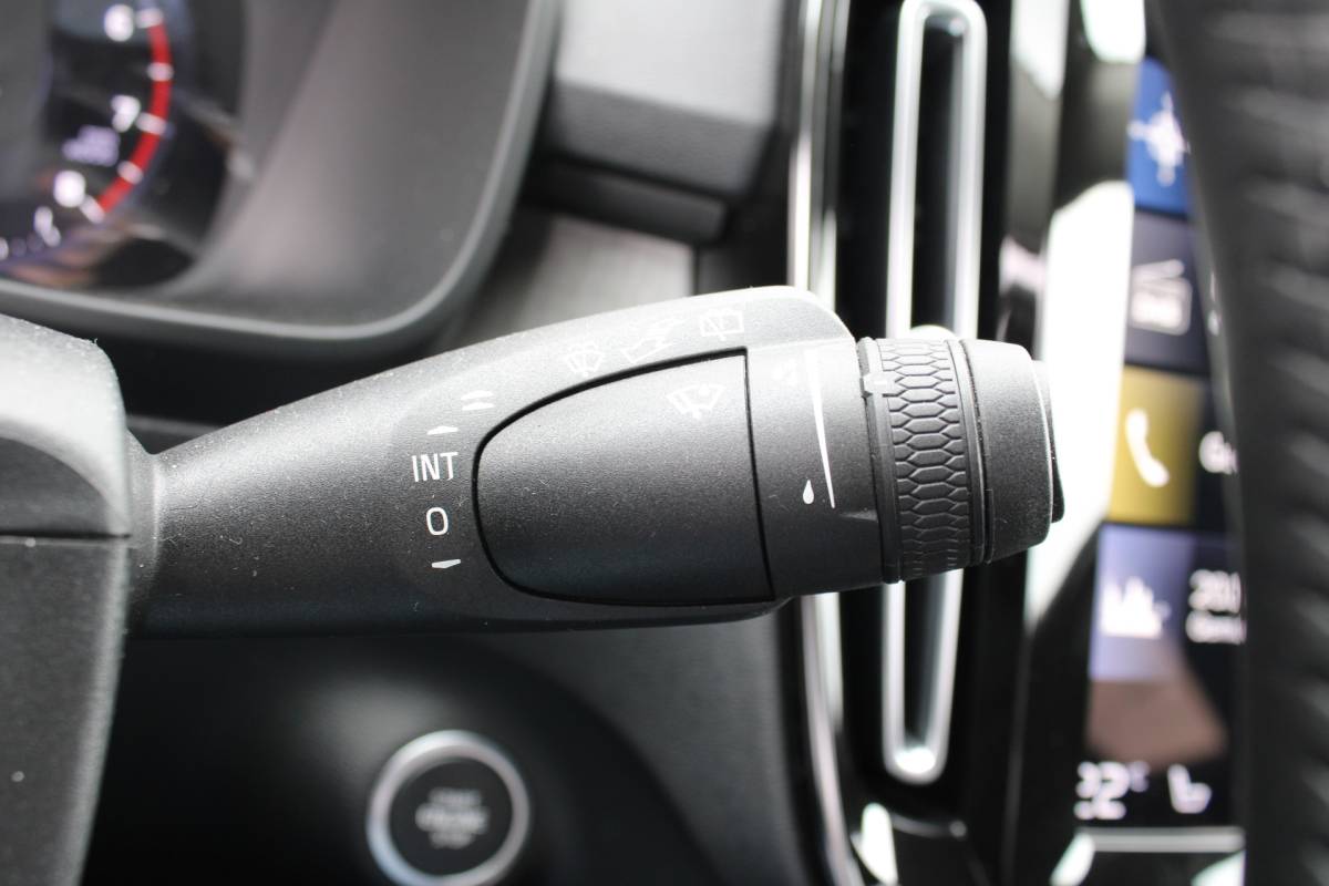 Volvo XC40 Volvo XC40 T3 164PK Automaat Inscription | Styling Kit | 360 Camera | 21″ LM Velgen | Verw. Voorstoelen & Achterbank | H&K Audio |