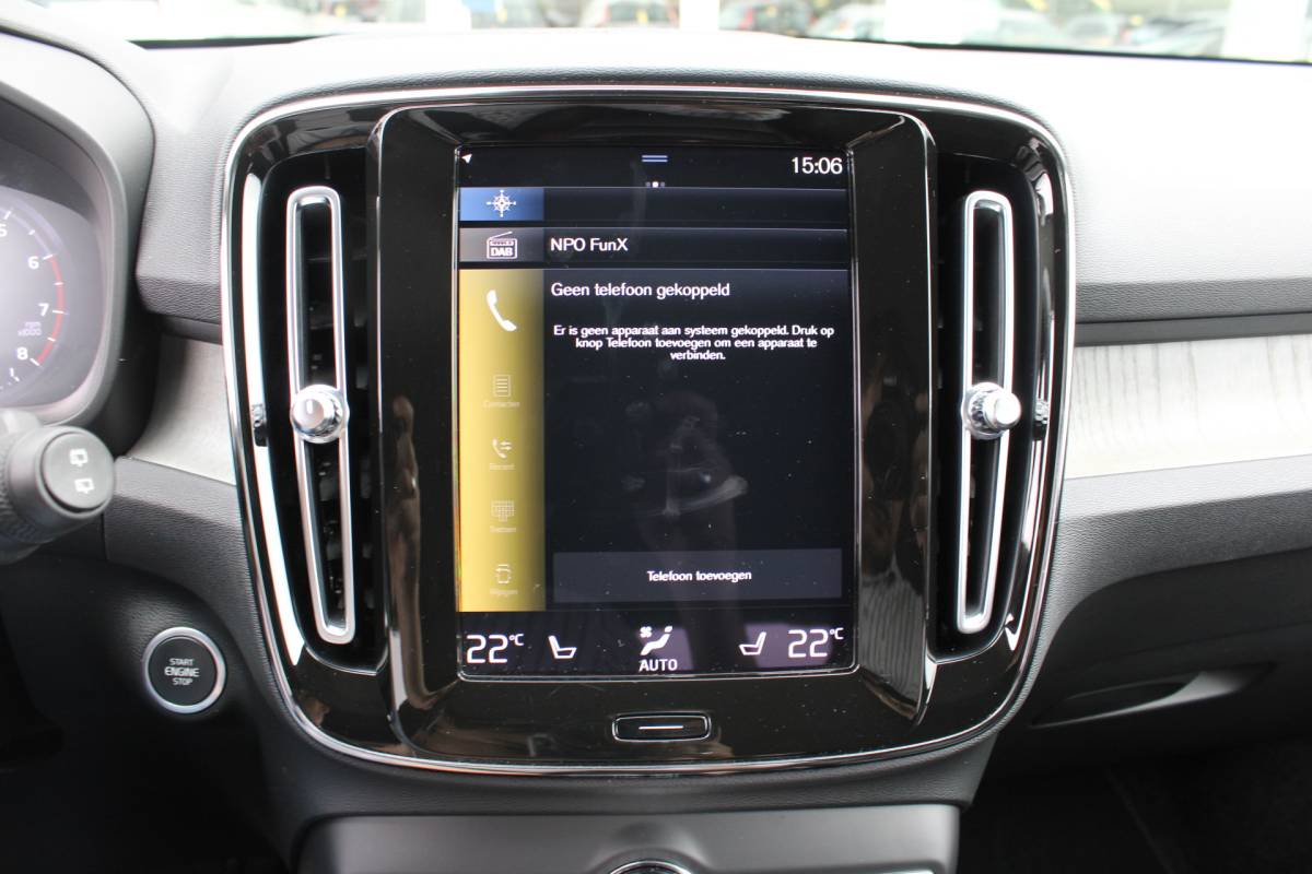 Volvo XC40 Volvo XC40 T3 164PK Automaat Inscription | Styling Kit | 360 Camera | 21″ LM Velgen | Verw. Voorstoelen & Achterbank | H&K Audio |