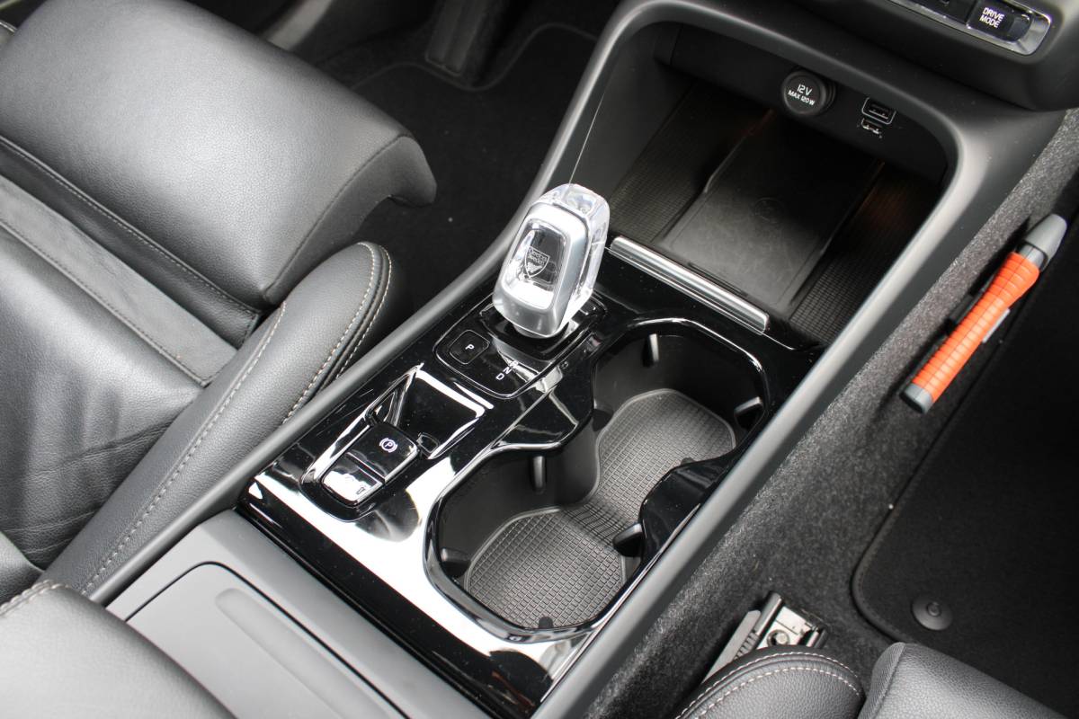 Volvo XC40 Volvo XC40 T3 164PK Automaat Inscription | Styling Kit | 360 Camera | 21″ LM Velgen | Verw. Voorstoelen & Achterbank | H&K Audio |