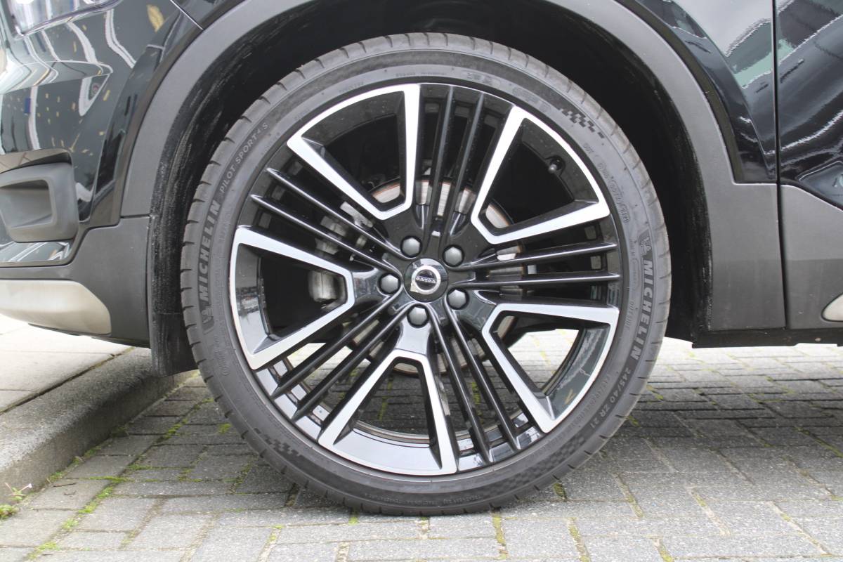 Volvo XC40 Volvo XC40 T3 164PK Automaat Inscription | Styling Kit | 360 Camera | 21″ LM Velgen | Verw. Voorstoelen & Achterbank | H&K Audio |