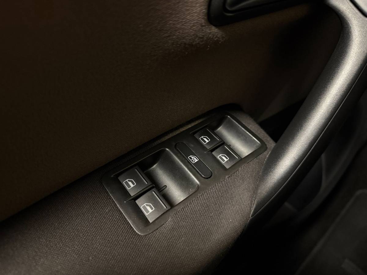 Volkswagen Polo Volkswagen Polo 1.2 TSI Cross *Nieuwe distr.ketting* Automaat|Cruise|Climate|17”|PDC|DSG|NAP
