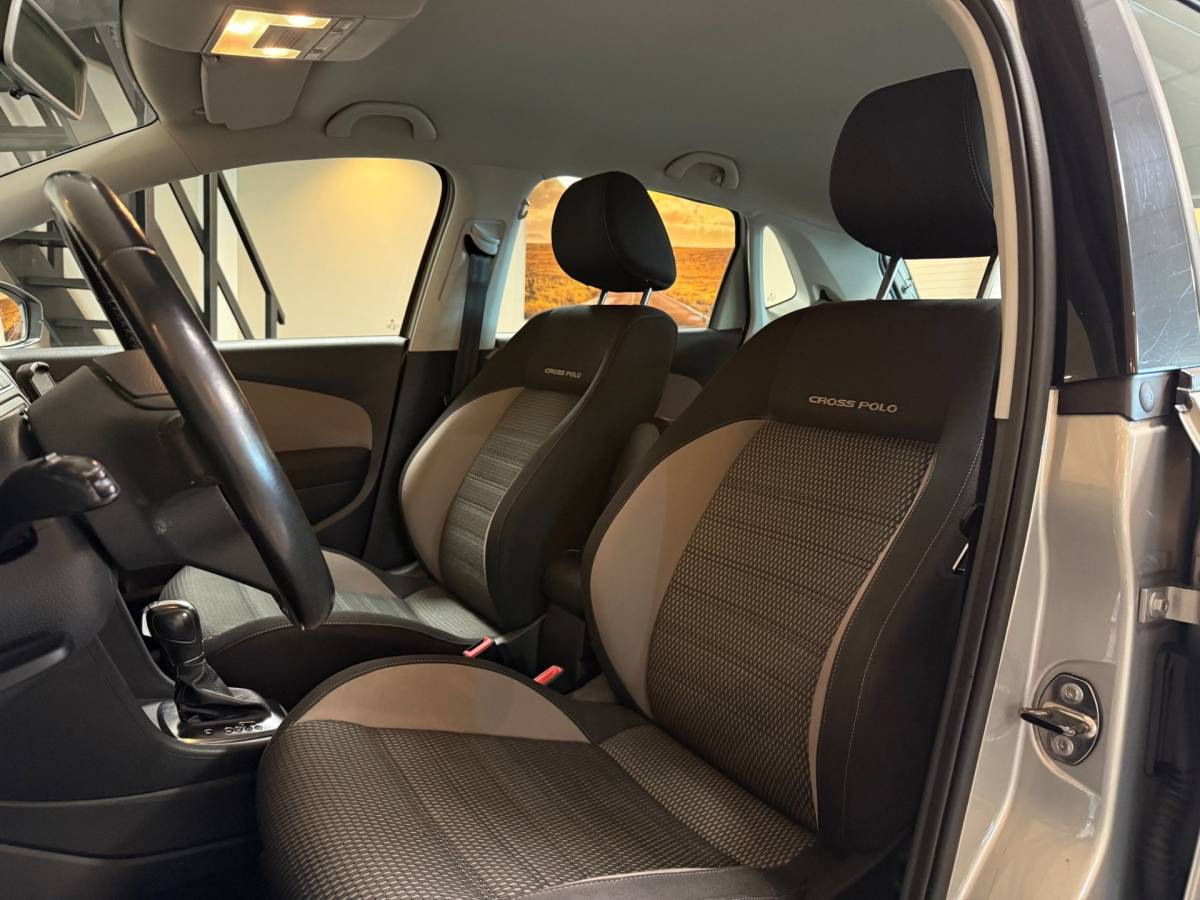 Volkswagen Polo Volkswagen Polo 1.2 TSI Cross *Nieuwe distr.ketting* Automaat|Cruise|Climate|17”|PDC|DSG|NAP