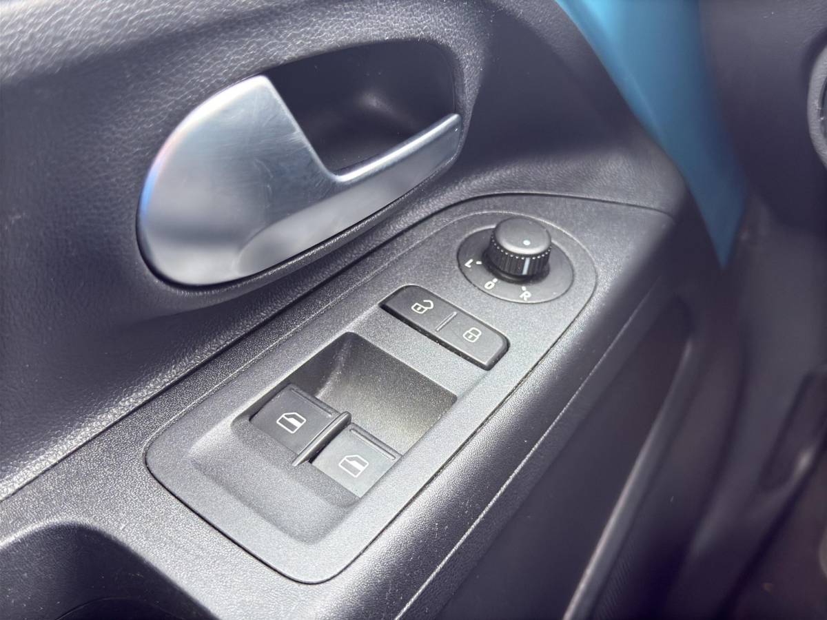 Volkswagen up! Volkswagen Up! 1.0 /Apple Carplay/Camera+Park.sens Achter/Stoelverwarming/Cruise Control/Licht & Regensensor/Elek. verstelbare spiegel/DAB+/(MET GARANTIE)