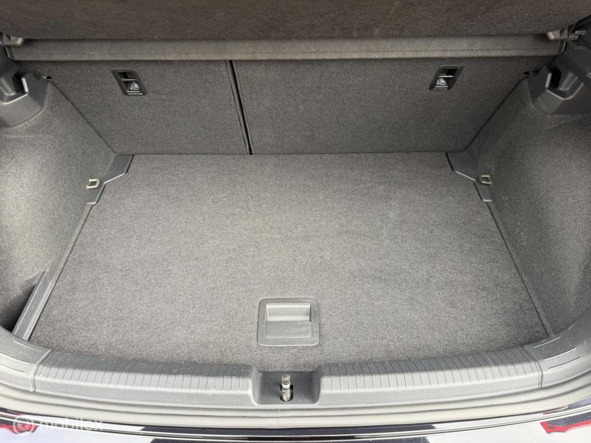 Volkswagen Polo Volkswagen Polo 1.0 TSI Style CARPLAY*IQLIGHTS*PDC*VIRTUALD*CLIMA*NAV