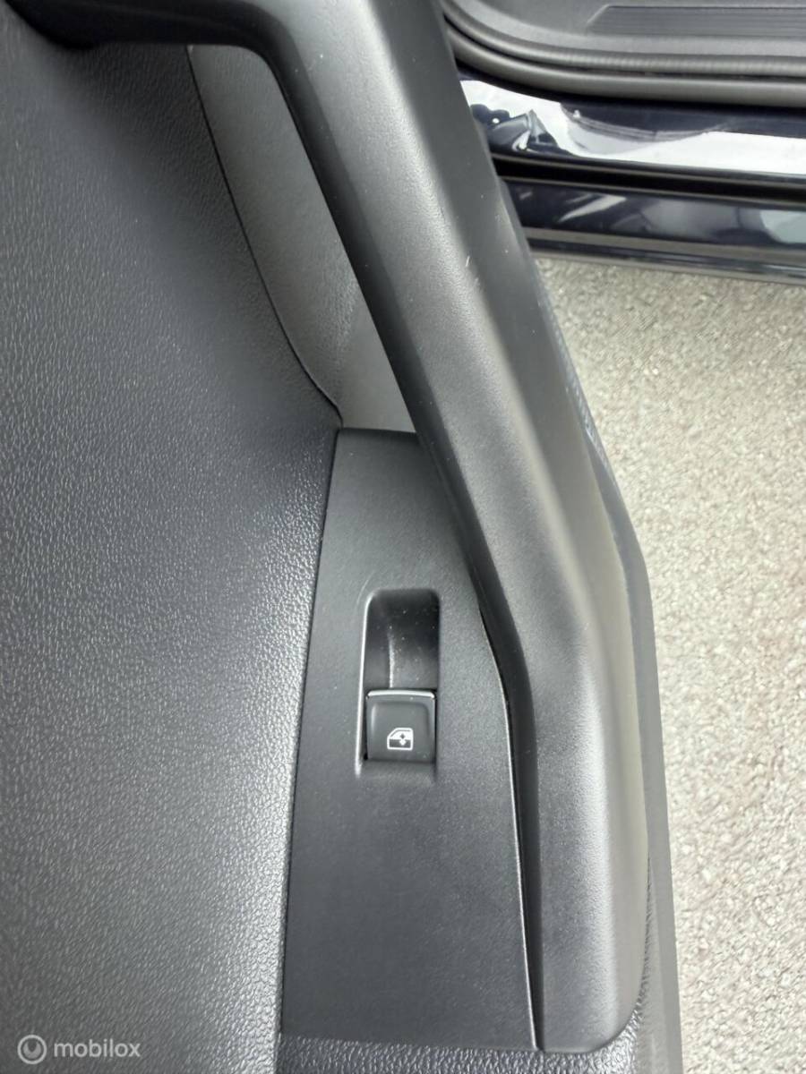 Volkswagen Polo Volkswagen Polo 1.0 TSI Style CARPLAY*IQLIGHTS*PDC*VIRTUALD*CLIMA*NAV