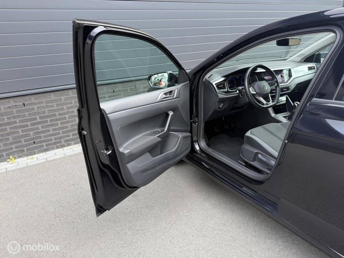 Volkswagen Polo Volkswagen Polo 1.0 TSI Style CARPLAY*IQLIGHTS*PDC*VIRTUALD*CLIMA*NAV