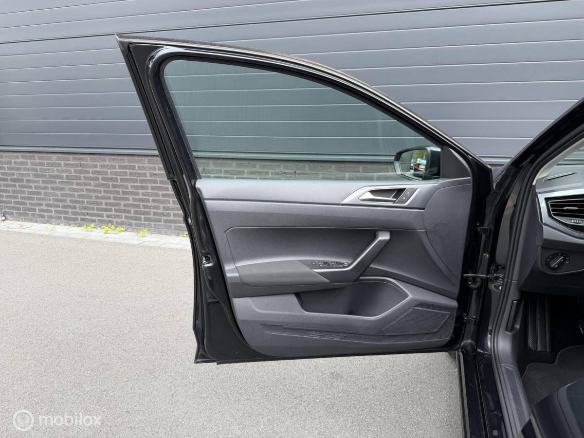 Volkswagen Polo Volkswagen Polo 1.0 TSI Style CARPLAY*IQLIGHTS*PDC*VIRTUALD*CLIMA*NAV