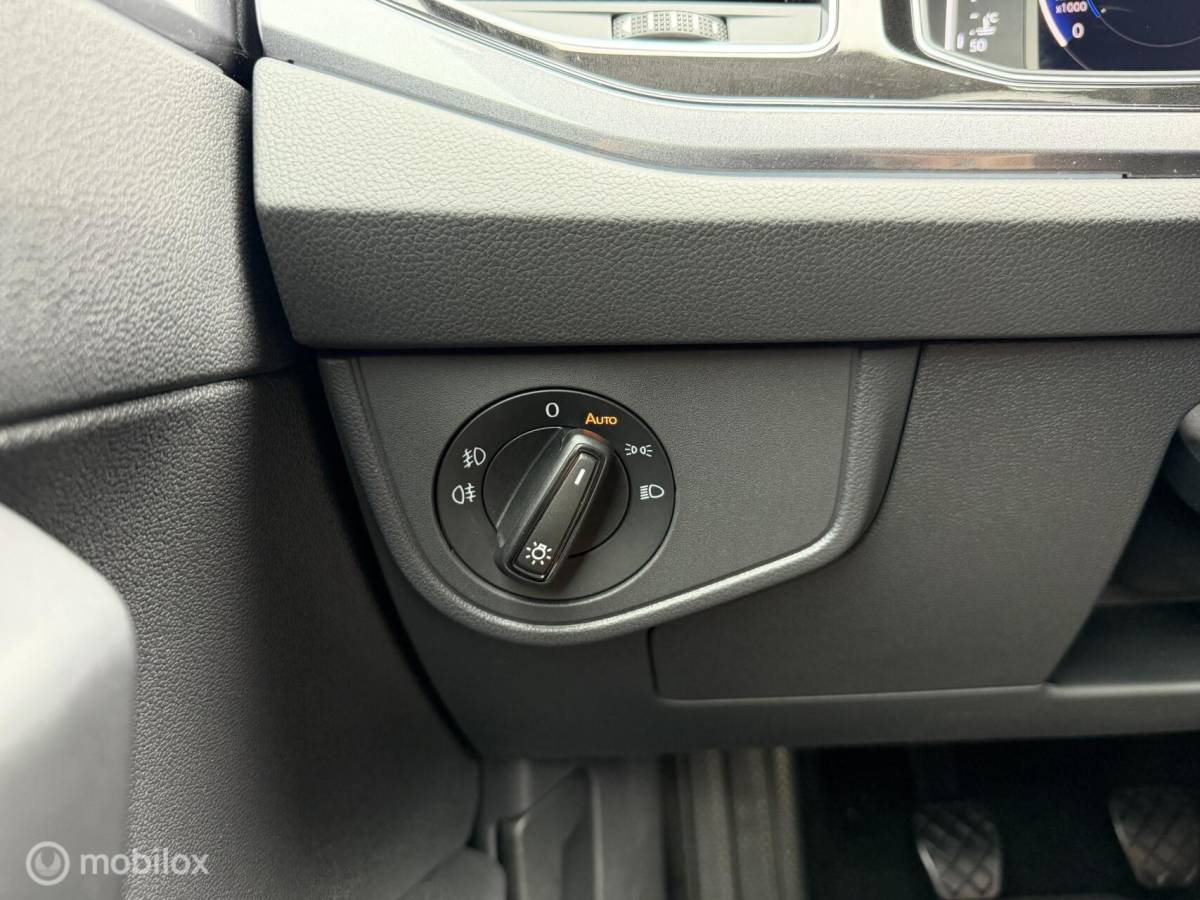 Volkswagen Polo Volkswagen Polo 1.0 TSI Style CARPLAY*IQLIGHTS*PDC*VIRTUALD*CLIMA*NAV