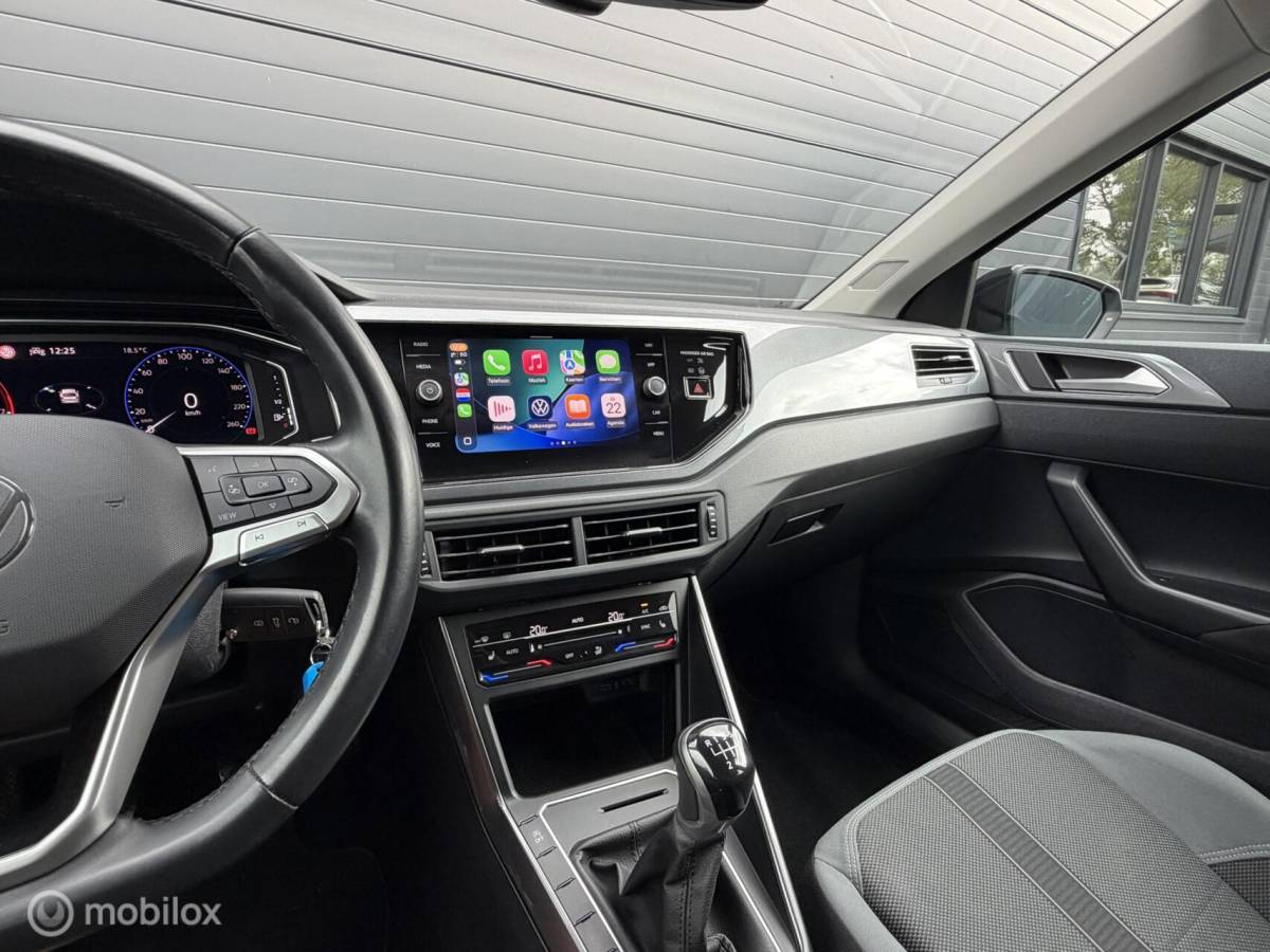 Volkswagen Polo Volkswagen Polo 1.0 TSI Style CARPLAY*IQLIGHTS*PDC*VIRTUALD*CLIMA*NAV