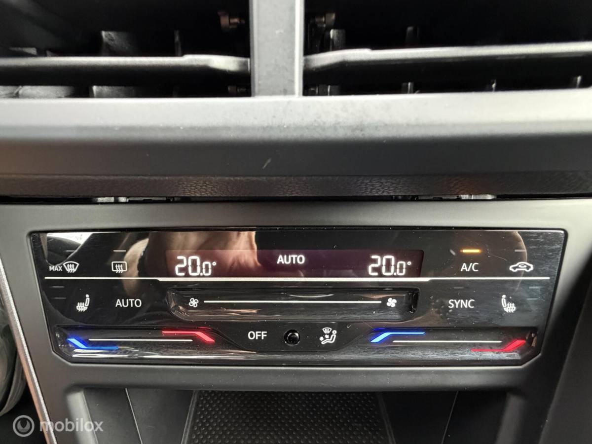 Volkswagen Polo Volkswagen Polo 1.0 TSI Style CARPLAY*IQLIGHTS*PDC*VIRTUALD*CLIMA*NAV