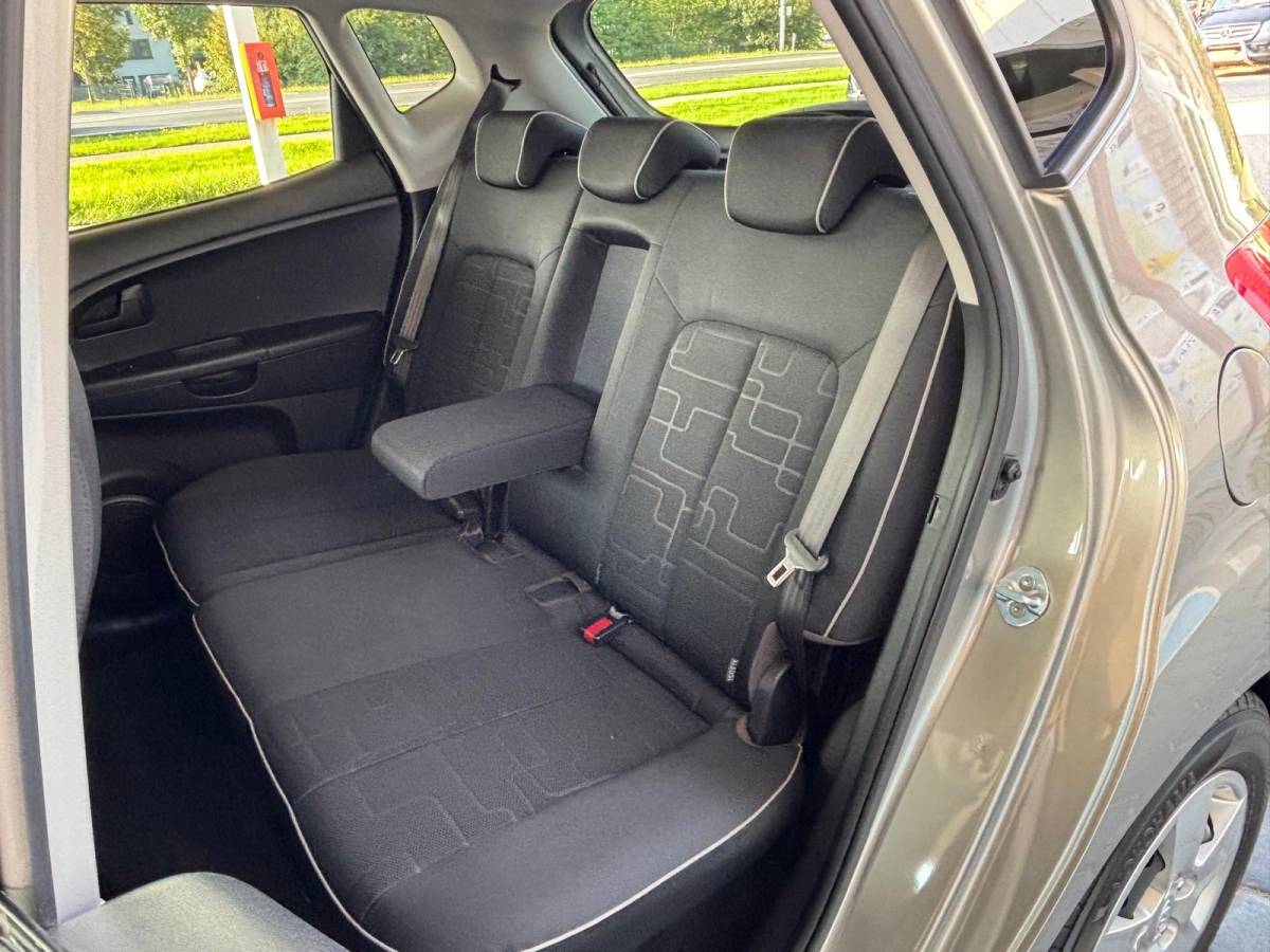 Kia Venga Kia Venga 1.4 90PK CVVT ExecutiveLine | 1St. EIG. | 55.000 KM | Orig. NL | NAP |