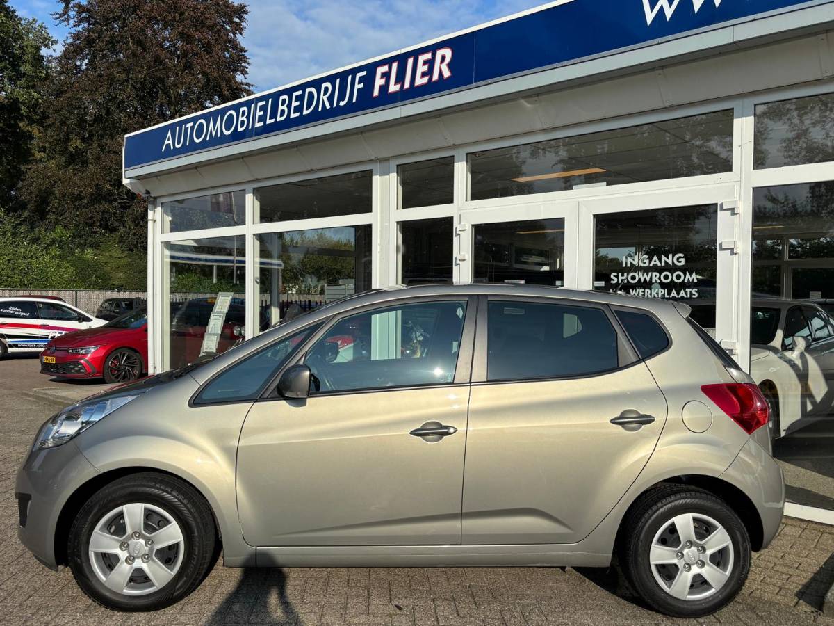 Kia Venga Kia Venga 1.4 90PK CVVT ExecutiveLine | 1St. EIG. | 55.000 KM | Orig. NL | NAP |