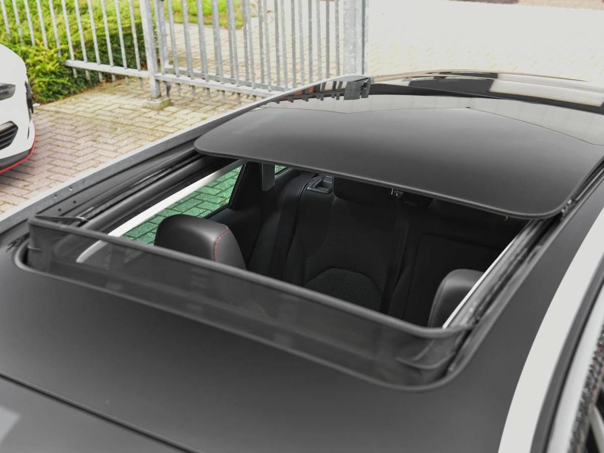 SEAT Leon SEAT Leon ST 1.4 EcoTSI FR Panoramadak trekhaak ACC Stoelverwarming Led Verlichting