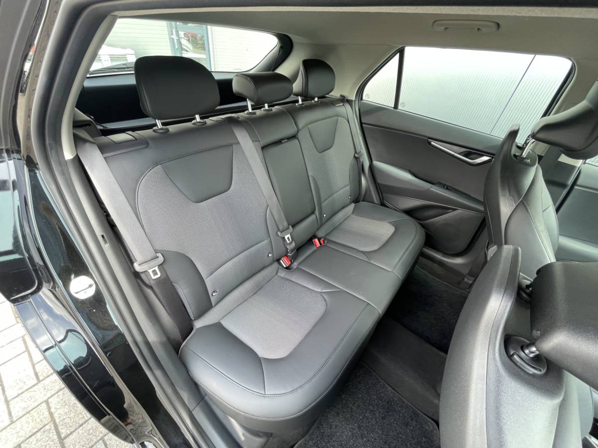 Kia Niro Kia Niro 1.6 GDi Hybrid DynamicLine Navigatie, Climate Control, Adaptive Cruise Control, Trekhaak, Stoel/Stuurverwarming,16″Lm,