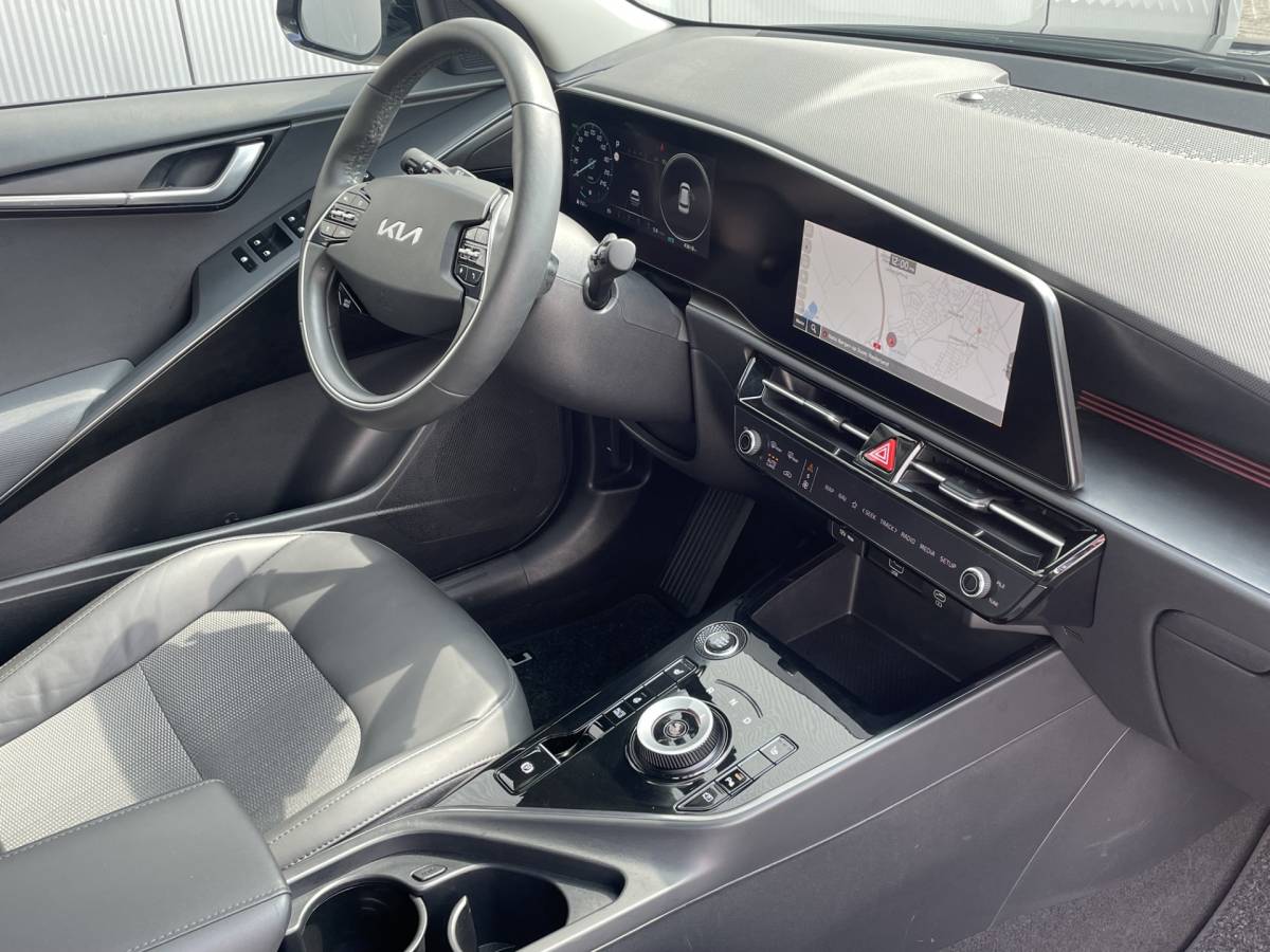 Kia Niro Kia Niro 1.6 GDi Hybrid DynamicLine Navigatie, Climate Control, Adaptive Cruise Control, Trekhaak, Stoel/Stuurverwarming,16″Lm,