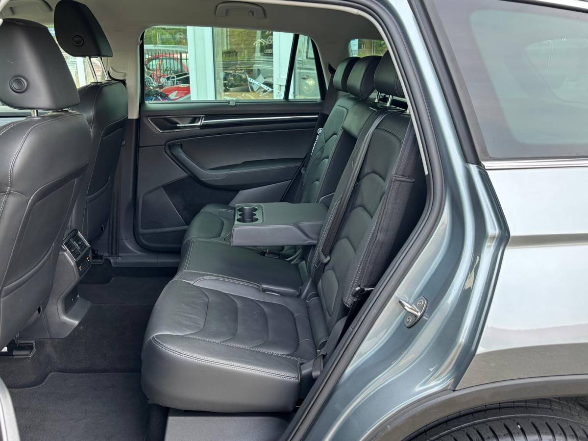 Škoda Kodiaq ŠKODA Kodiaq 1.5 150PK TSI Business Edition Plus | Leder | Trekhaak | Adaptive | Stoel VW |