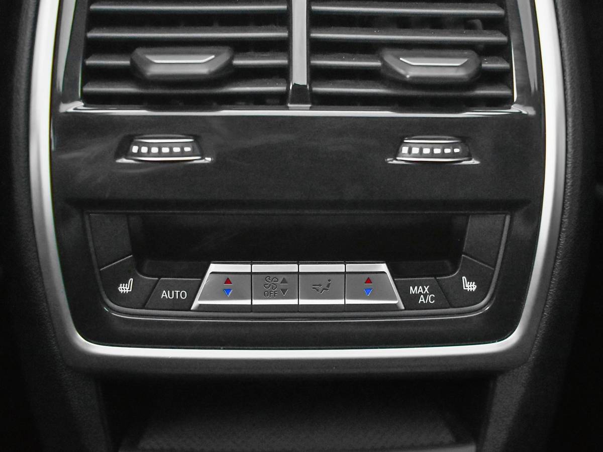 BMW X5 BMW X5 xDrive45e High Executive M Sport Panorama H&K ACC 360 Camera Individual bekleding