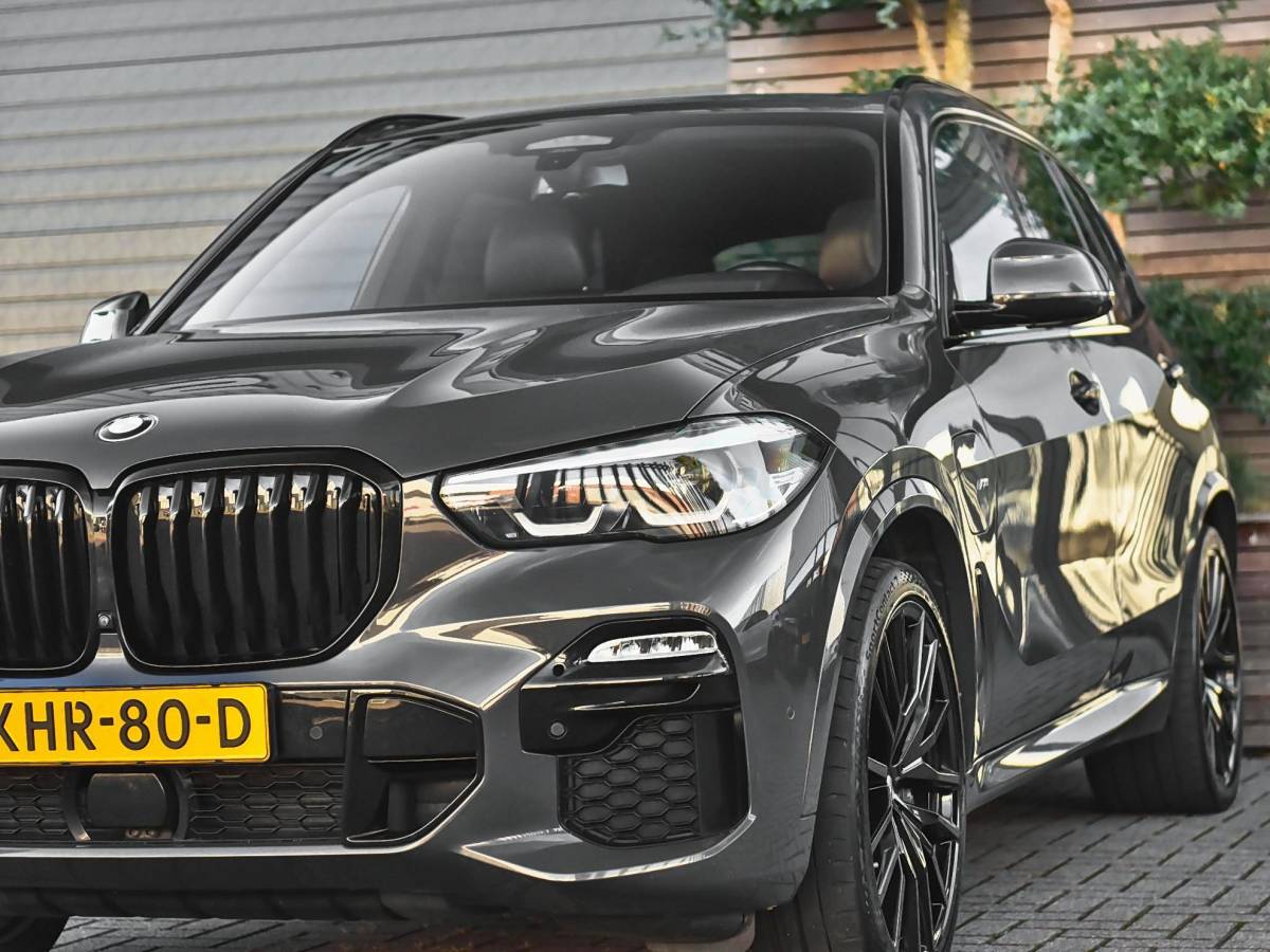 BMW X5 BMW X5 xDrive45e High Executive M Sport Panorama H&K ACC 360 Camera Individual bekleding