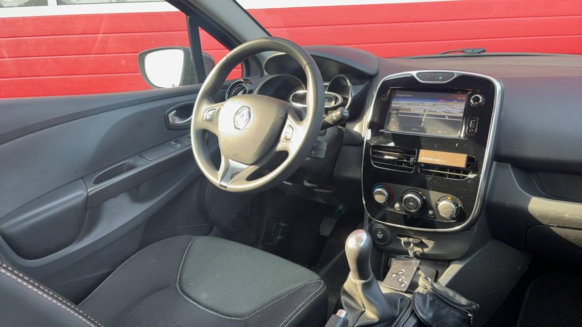 Renault Clio Renault Clio 0.9 TCe Expression TREKHAAK / AIRCO / NAVI / BLUETOOTH / CRUISE / NL-AUTO