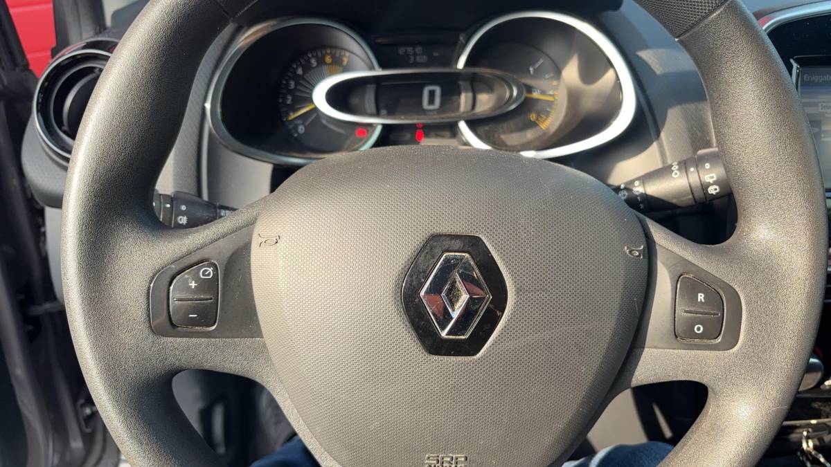 Renault Clio Renault Clio 0.9 TCe Expression TREKHAAK / AIRCO / NAVI / BLUETOOTH / CRUISE / NL-AUTO