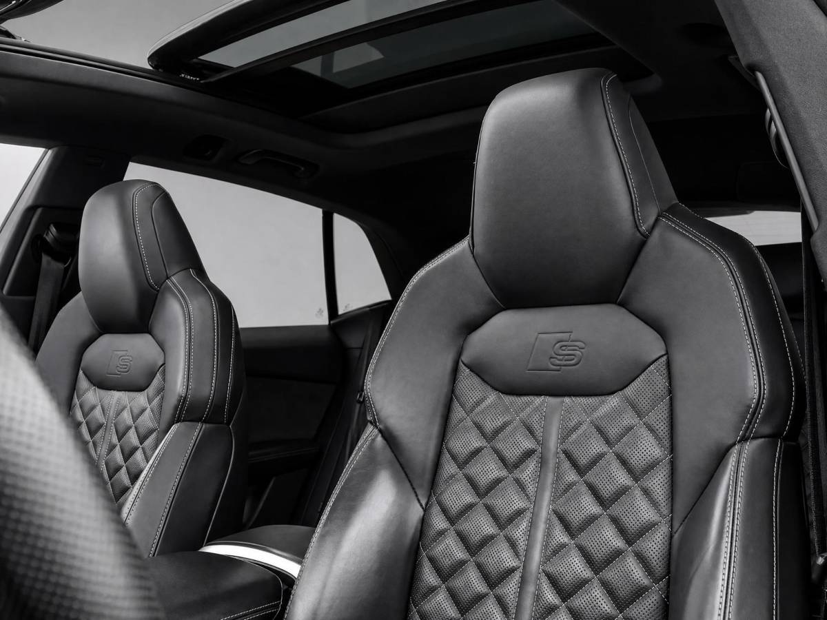 Audi Q8 Audi Q8 55 TFSI 340pk Tiptronic Quattro Pro Line S · Panoramadak · Leder · Luchtvering · 360 Camera · Stoelmassage · Stoelventilatie · 22” Inch · Bang & Olufsen ·