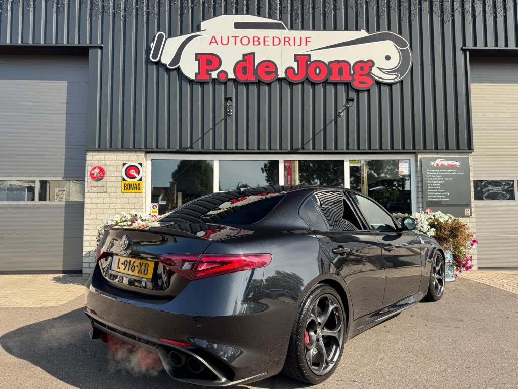 Alfa Romeo Giulia Alfa Romeo Giulia 2.9 V6 QUADRIFOGLIO Carbon pakket Sparco kuipstoelen Carplay Perfect onderhouden!