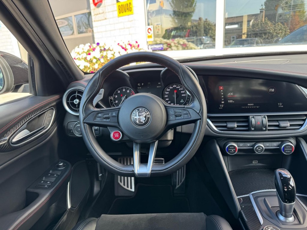 Alfa Romeo Giulia Alfa Romeo Giulia 2.9 V6 QUADRIFOGLIO Carbon pakket Sparco kuipstoelen Carplay Perfect onderhouden!
