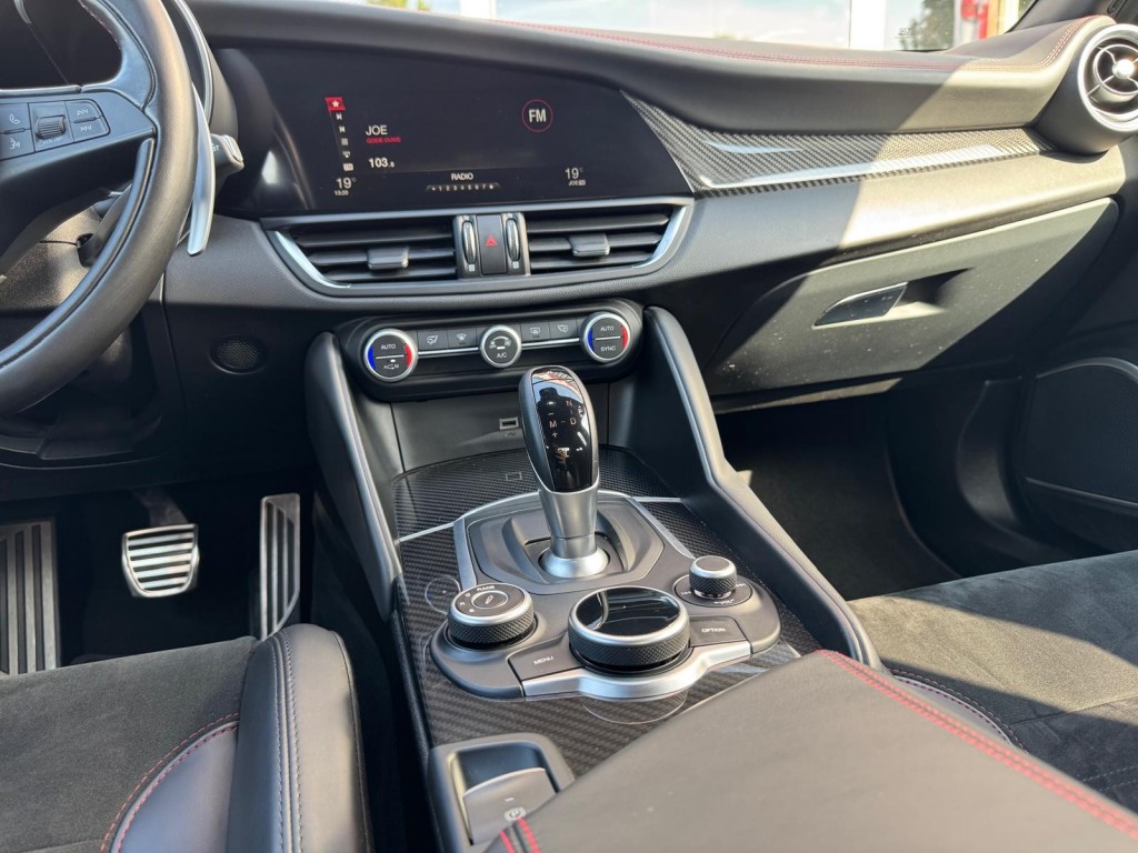 Alfa Romeo Giulia Alfa Romeo Giulia 2.9 V6 QUADRIFOGLIO Carbon pakket Sparco kuipstoelen Carplay Perfect onderhouden!