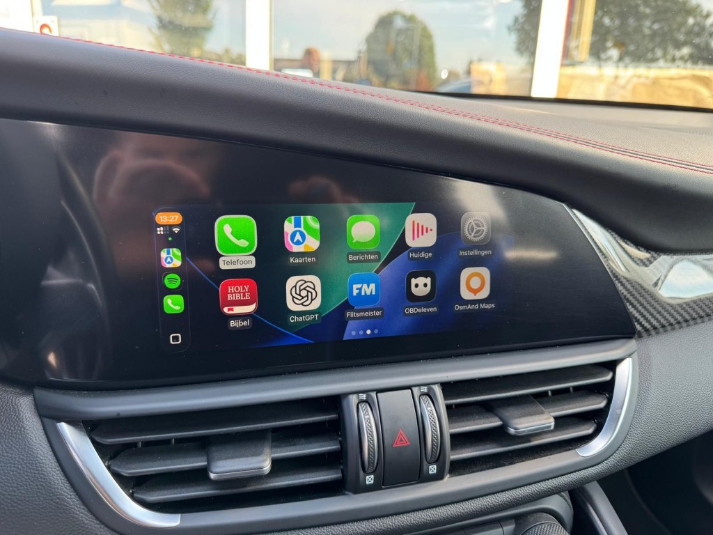 Alfa Romeo Giulia Alfa Romeo Giulia 2.9 V6 QUADRIFOGLIO Carbon pakket Sparco kuipstoelen Carplay Perfect onderhouden!