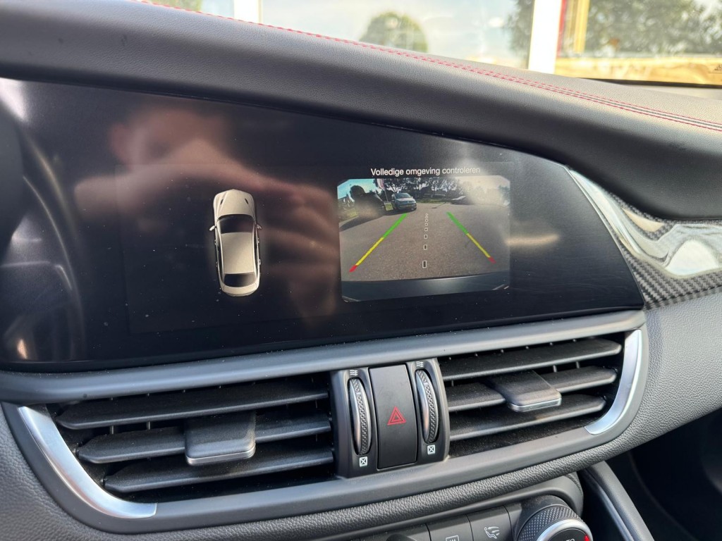 Alfa Romeo Giulia Alfa Romeo Giulia 2.9 V6 QUADRIFOGLIO Carbon pakket Sparco kuipstoelen Carplay Perfect onderhouden!
