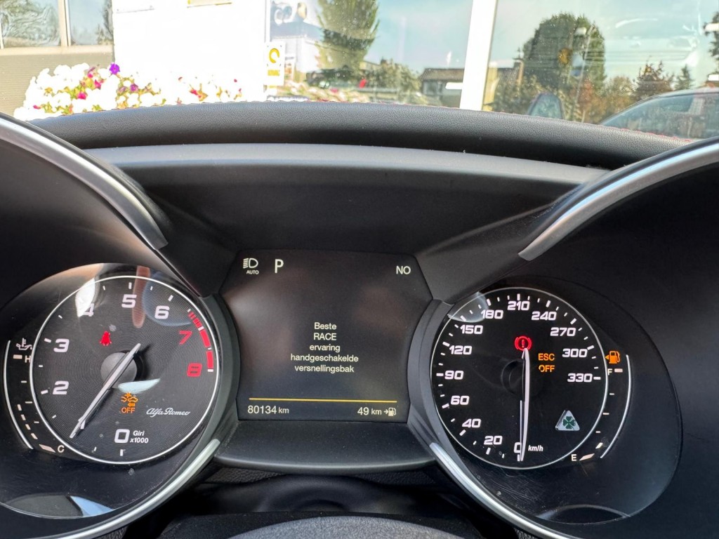 Alfa Romeo Giulia Alfa Romeo Giulia 2.9 V6 QUADRIFOGLIO Carbon pakket Sparco kuipstoelen Carplay Perfect onderhouden!