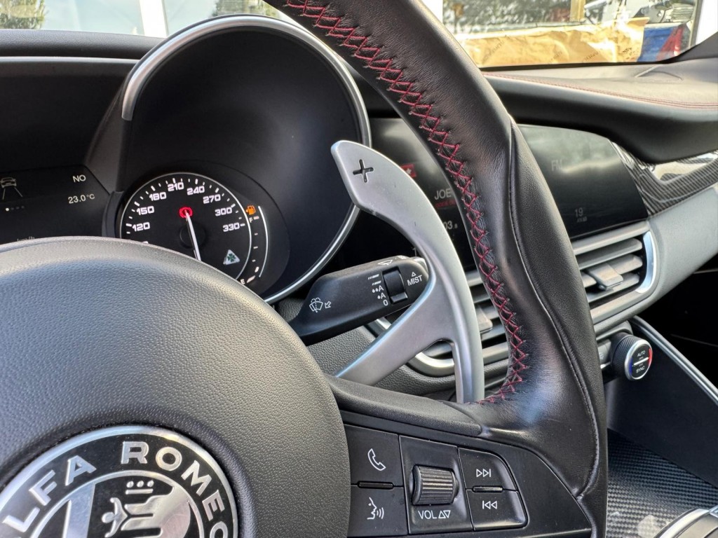Alfa Romeo Giulia Alfa Romeo Giulia 2.9 V6 QUADRIFOGLIO Carbon pakket Sparco kuipstoelen Carplay Perfect onderhouden!