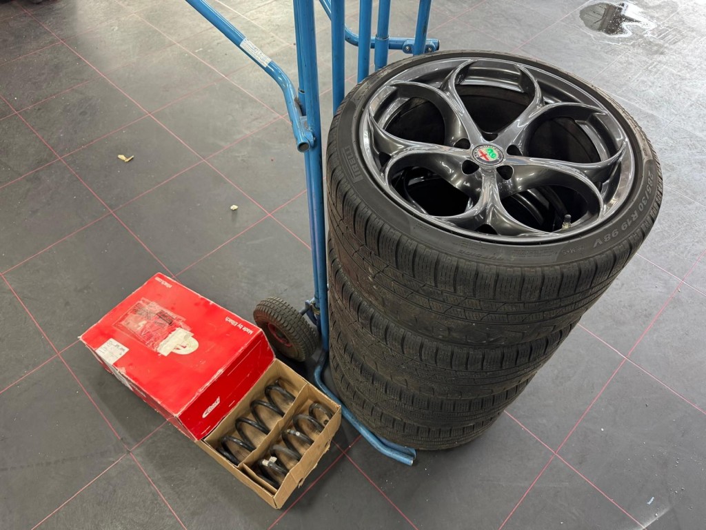 Alfa Romeo Giulia Alfa Romeo Giulia 2.9 V6 QUADRIFOGLIO Carbon pakket Sparco kuipstoelen Carplay Perfect onderhouden!