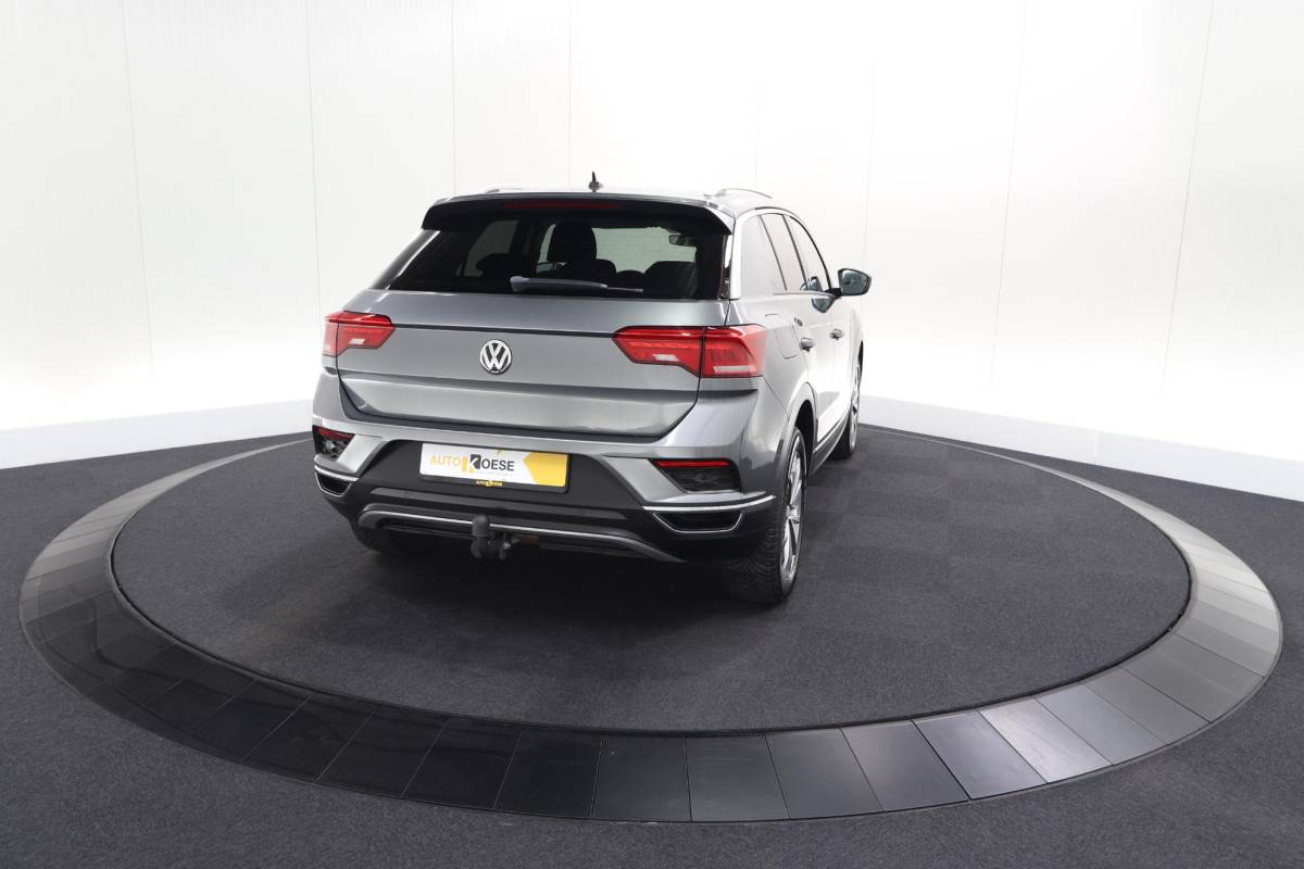 Volkswagen T-Roc Volkswagen T-Roc 1.0 TSI Style Business 116pk | Trekhaak | Adaptieve Cruise Control | Elektronische Kofferklep | Apple Carplay