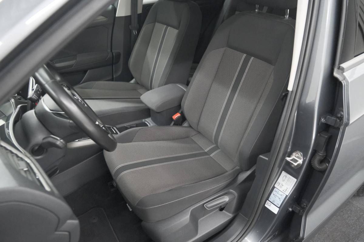 Volkswagen T-Roc Volkswagen T-Roc 1.0 TSI Style Business 116pk | Trekhaak | Adaptieve Cruise Control | Elektronische Kofferklep | Apple Carplay