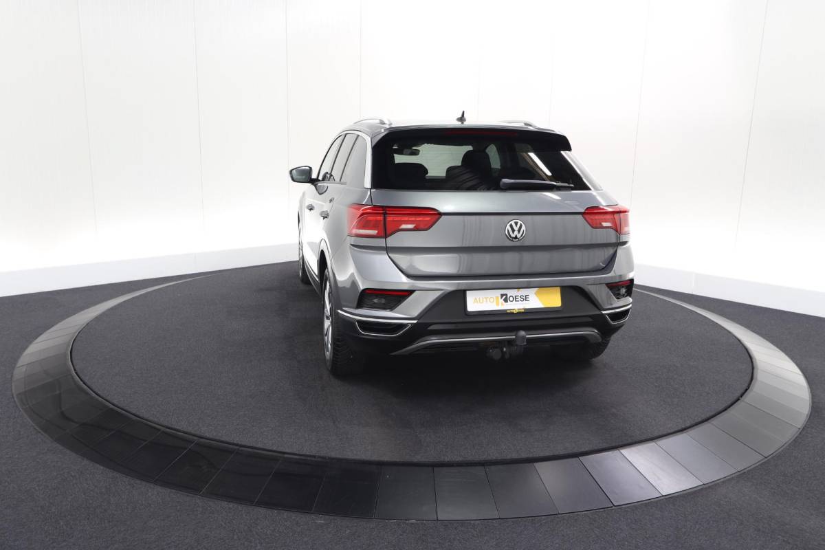 Volkswagen T-Roc Volkswagen T-Roc 1.0 TSI Style Business 116pk | Trekhaak | Adaptieve Cruise Control | Elektronische Kofferklep | Apple Carplay