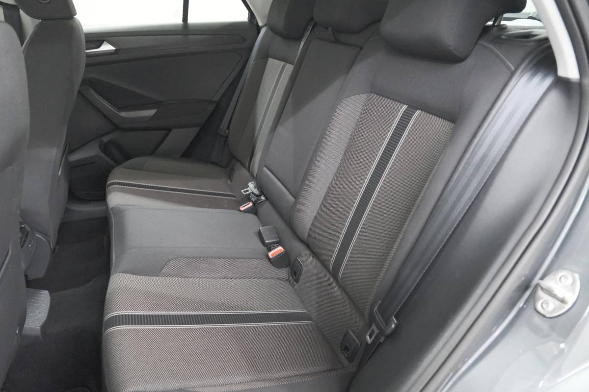 Volkswagen T-Roc Volkswagen T-Roc 1.0 TSI Style Business 116pk | Trekhaak | Adaptieve Cruise Control | Elektronische Kofferklep | Apple Carplay