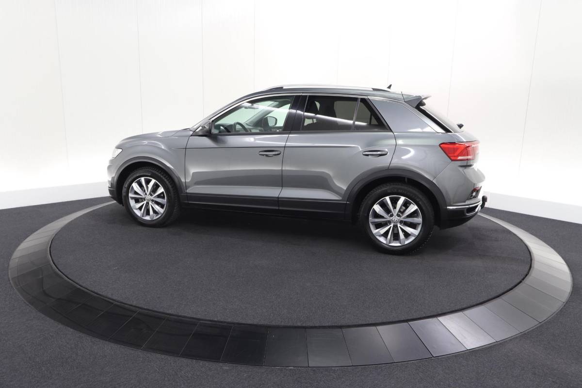Volkswagen T-Roc Volkswagen T-Roc 1.0 TSI Style Business 116pk | Trekhaak | Adaptieve Cruise Control | Elektronische Kofferklep | Apple Carplay