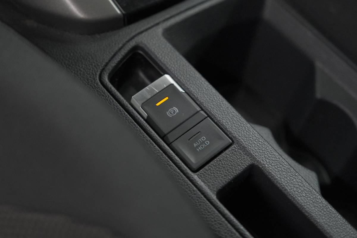 Volkswagen T-Roc Volkswagen T-Roc 1.0 TSI Style Business 116pk | Trekhaak | Adaptieve Cruise Control | Elektronische Kofferklep | Apple Carplay